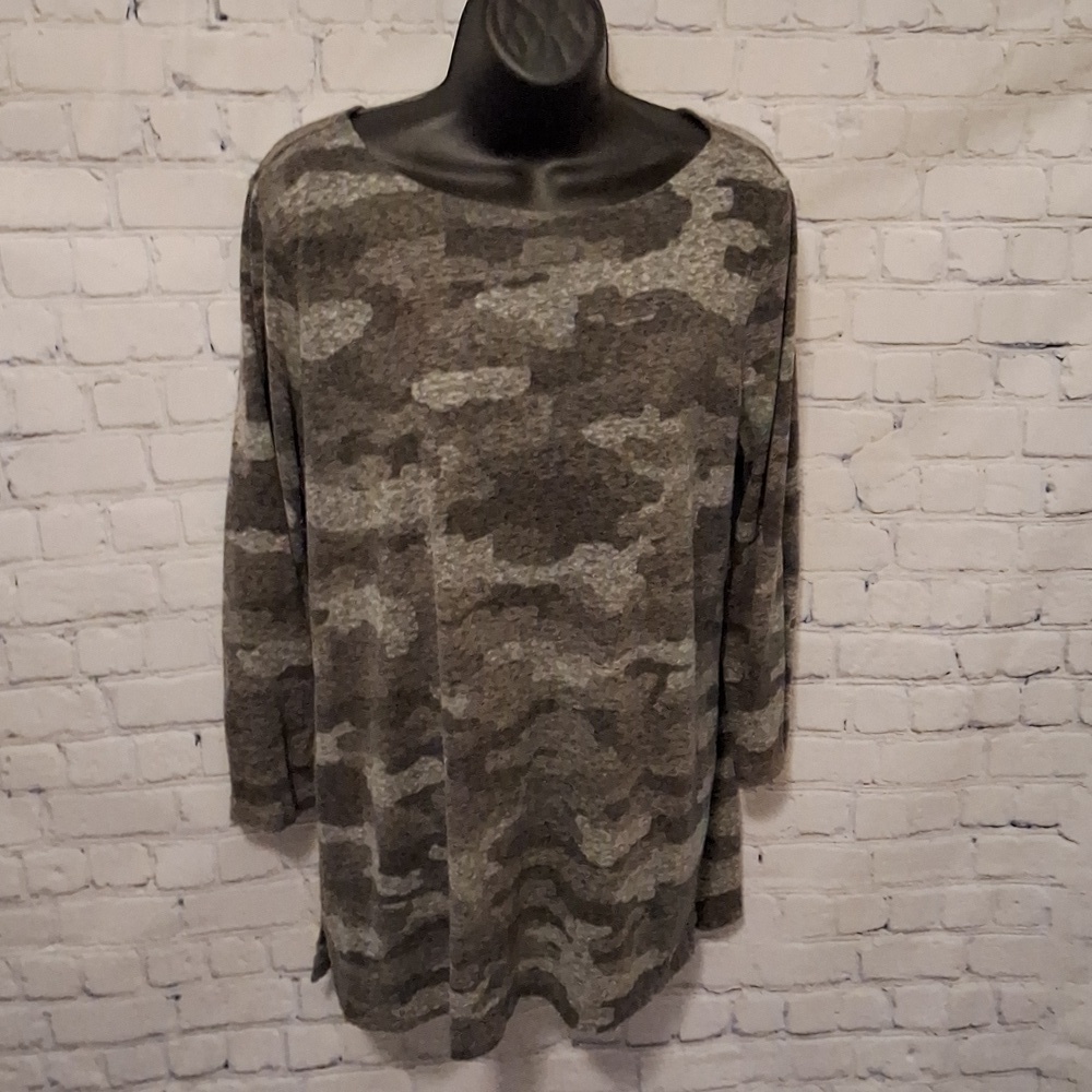 Duluth Trading Company Size large Tunic